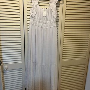 Elegant White Maxi Dress Petite Medium